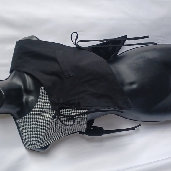 F. Modern Unique Fashion Crop Top/vest, 15" PTP, 10" L - Picture 1 of 7